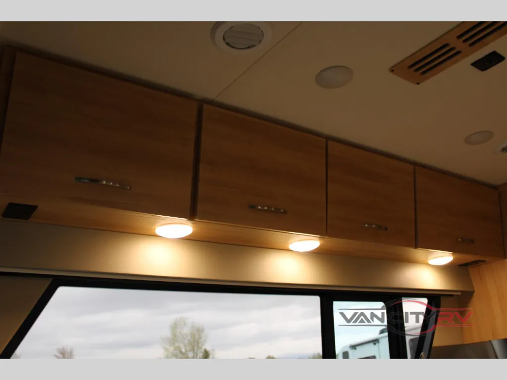 2025 Chinook RV Summit SS, Photos photo 21