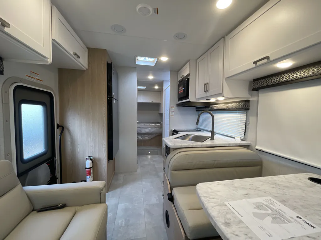 2026 Thor Motor Coach Freedom Elite 28HZ, Photos photo 3