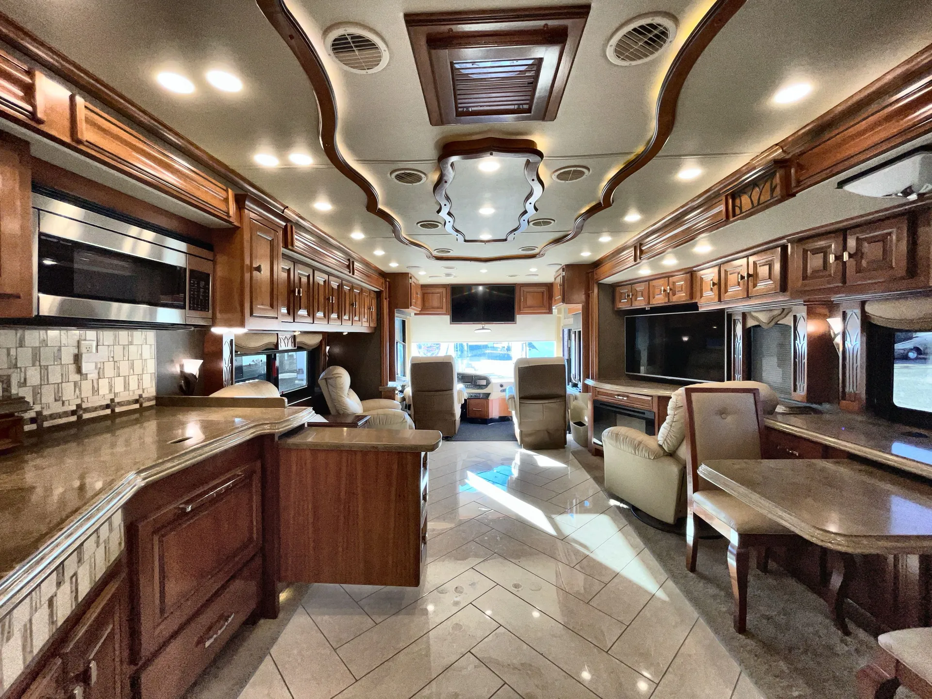 2016 Tiffin Allegro Bus 40 SP — living area main