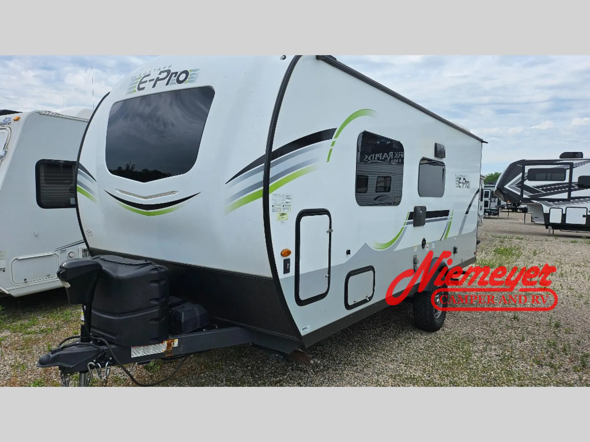 2022 Forest River RV Flagstaff E-Pro 19FD - Photo 2