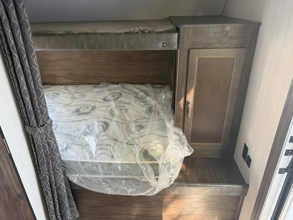 2019 Forest River Cherokee Grey Wolf 19SM, Photos photo 10