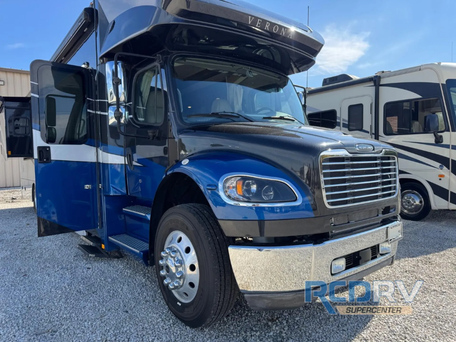 2021 Renegade RV Verona 40VRB - Photo 2