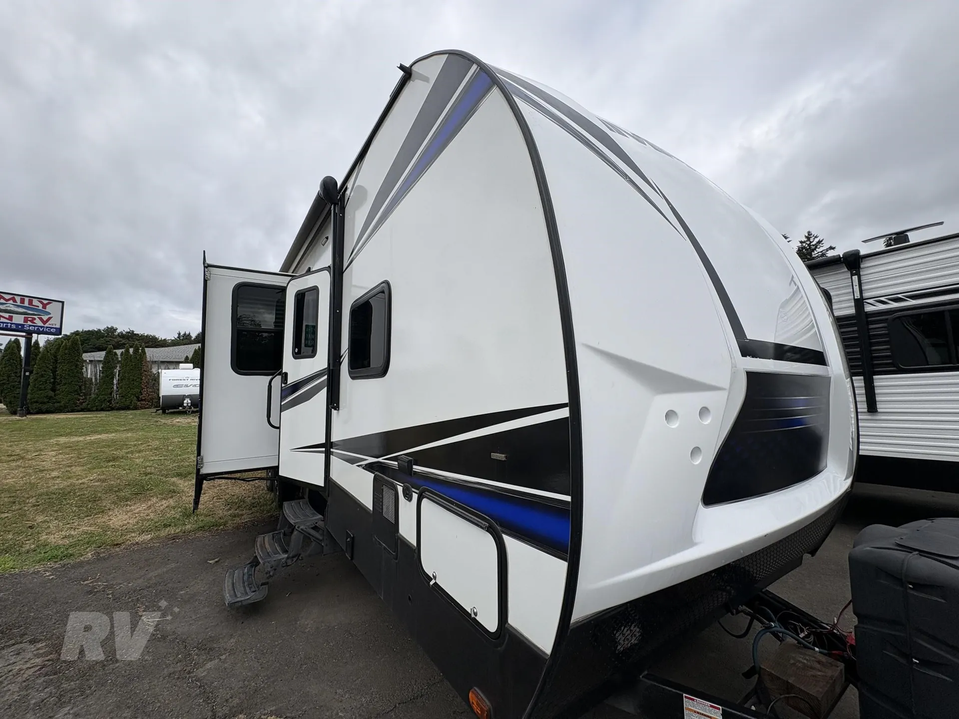 2020 Keystone Fuzion Impact 330 - Photo 2