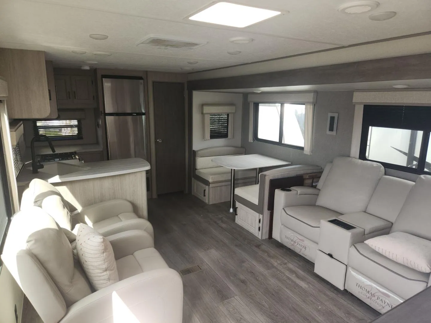 2024 Coachmen Catalina Legacy Edition 303RKDS - Photo 3