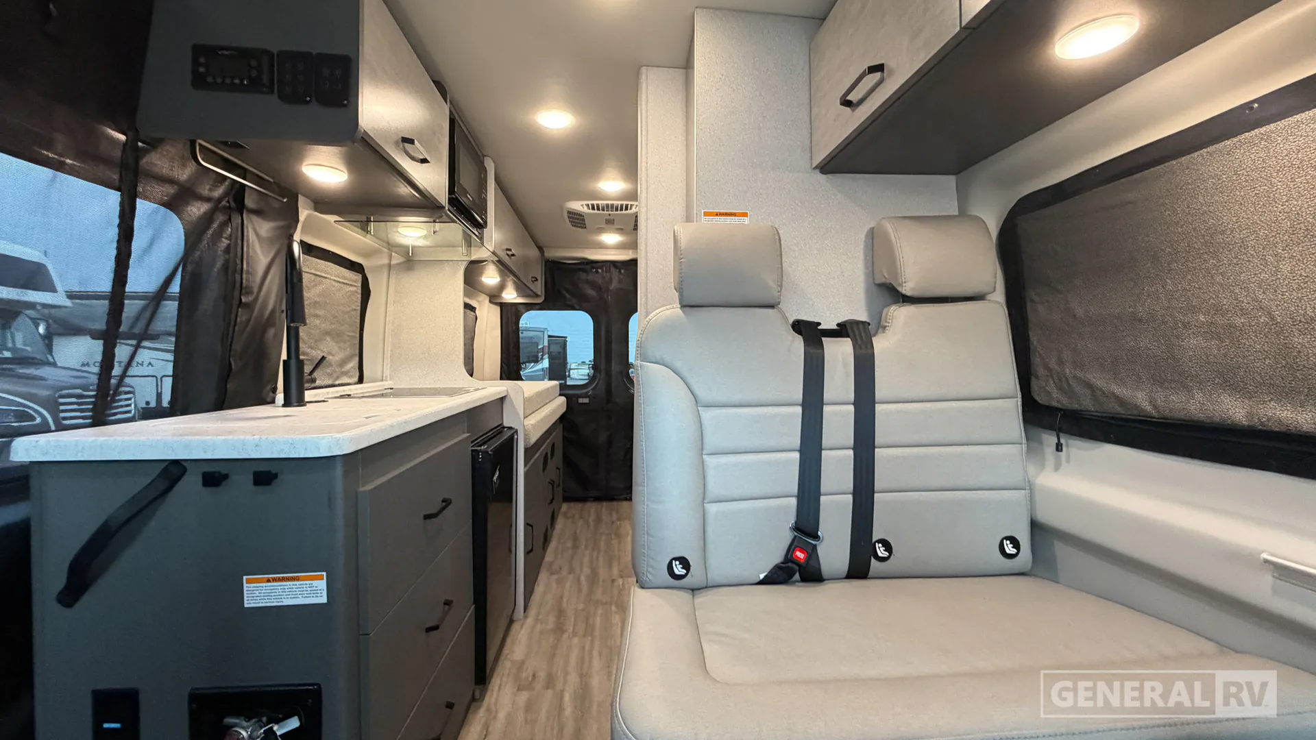 2025 Thor Motor Coach Dazzle 2AB - Photo 3