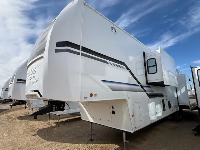 2026 Forest River Cherokee Arctic Wolf 38LEAHG - Photo 4