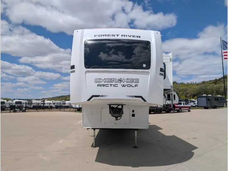 2026 Forest River Cherokee Arctic Wolf 3650SUITE - Photo 3
