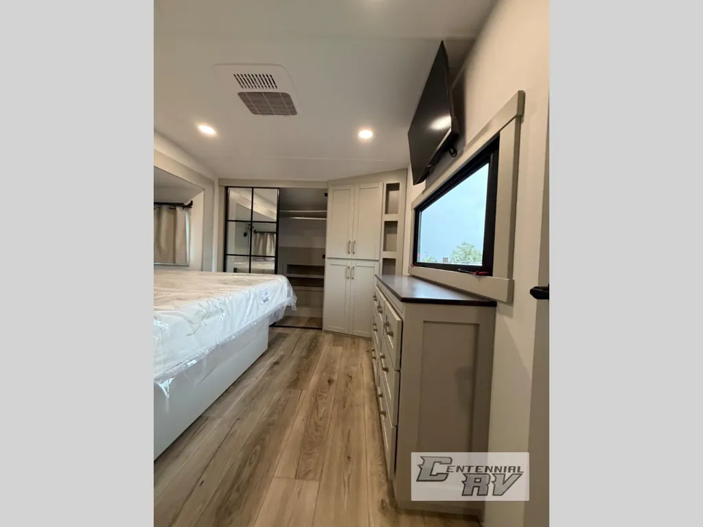 2026 Brinkley Model Z 3600, Photos photo 38