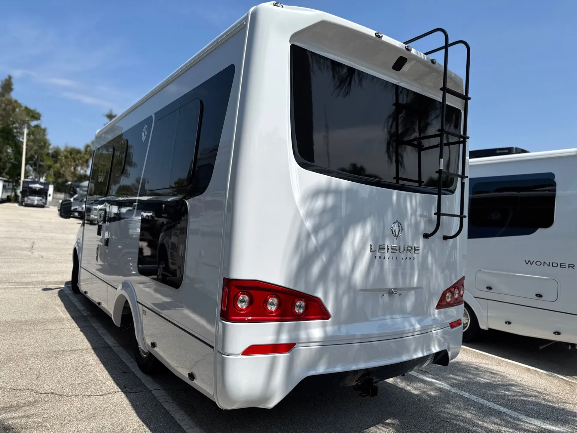 2026 Leisure Travel Unity 24RL - Photo 3