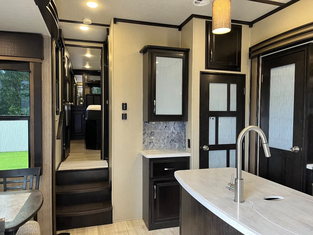 2018 Grand Design Momentum 376TH, Photos photo 8