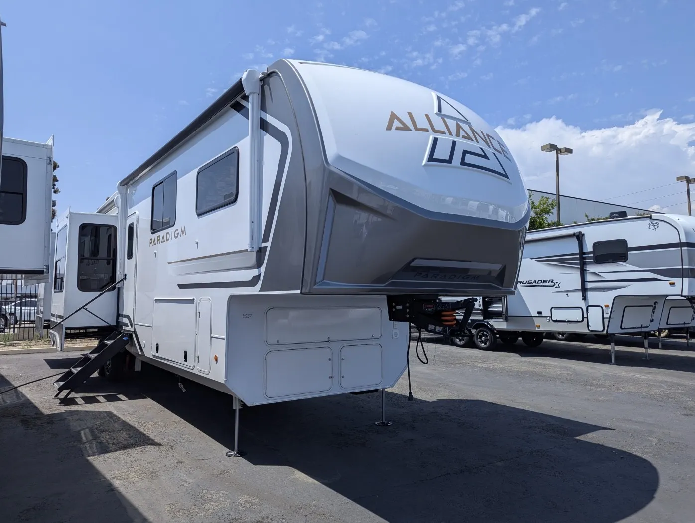 2025 Alliance RV Paradigm 375RD - Photo 2