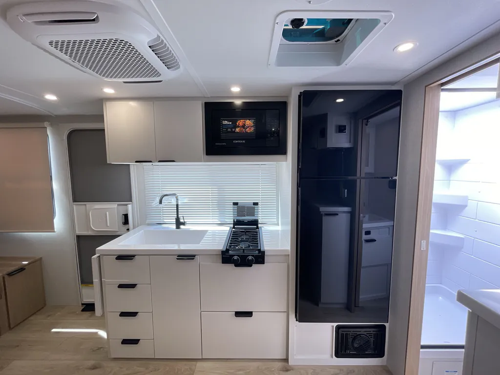 2027 Winnebago Micro Minnie 2108DS, Photos photo 13