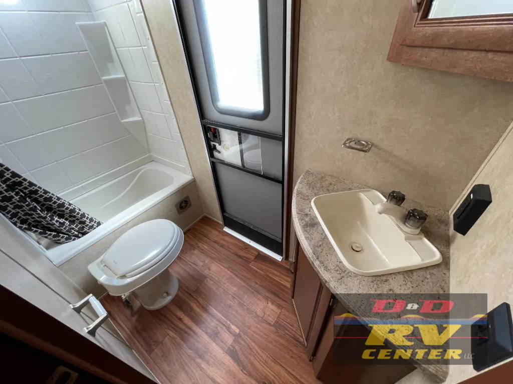 2016 Forest River Vibe 272BHS, Photos photo 20