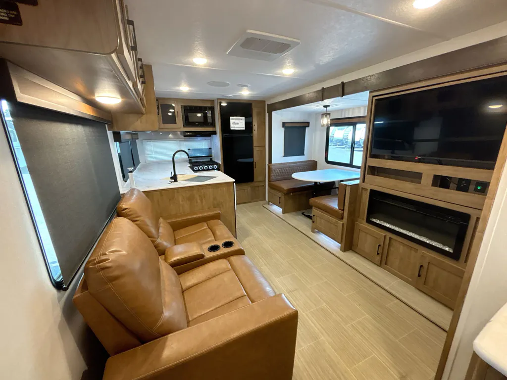 2024 Coachmen Freedom Express Ultra Lite 274RKS, Photos photo 3