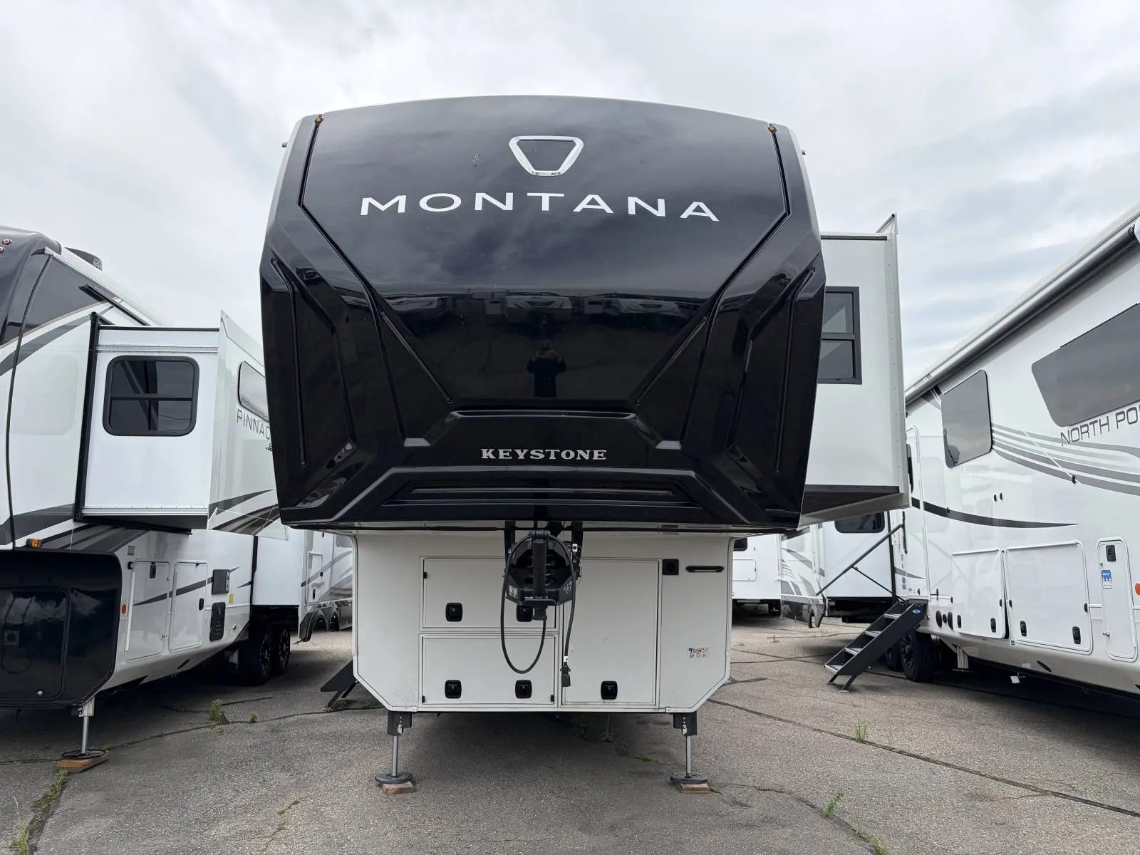2026 Keystone Montana 3100RL - Photo 3