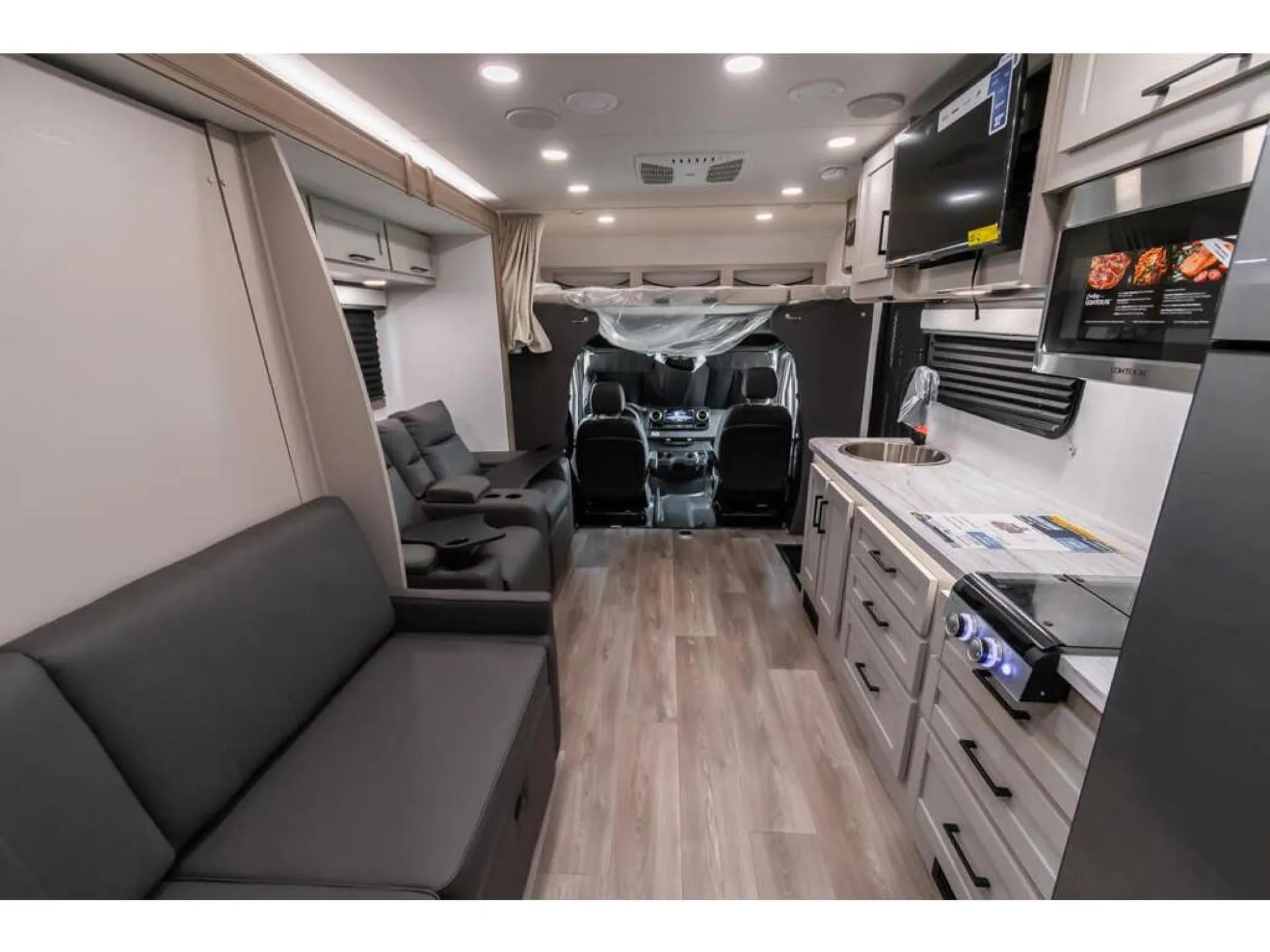 2026 Entegra Coach Qwest SE 24R - Photo 3