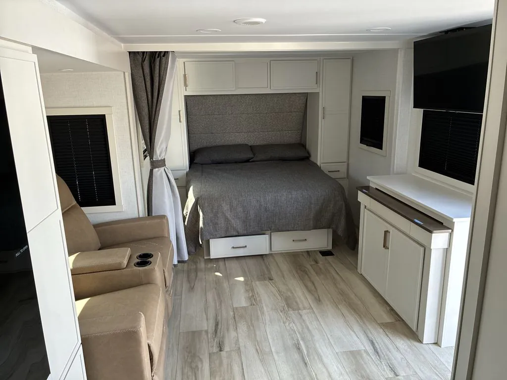 2026 Brinkley Model Ix 23X, Photos photo 11