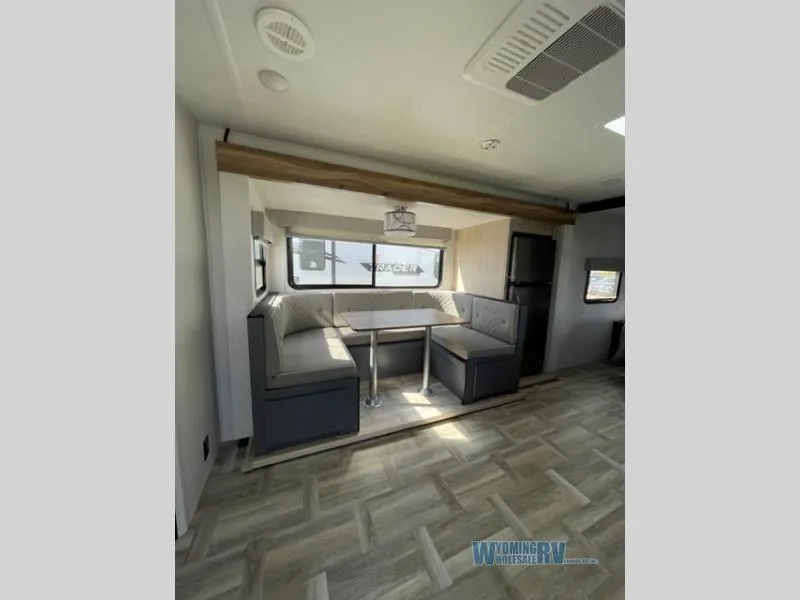 2024 Prime Time Tracer 25BHS - Photo 4