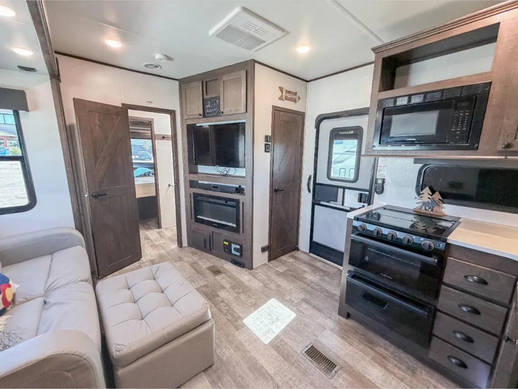 2021 Forest River XLR Hyperlite 3412, Photos photo 9