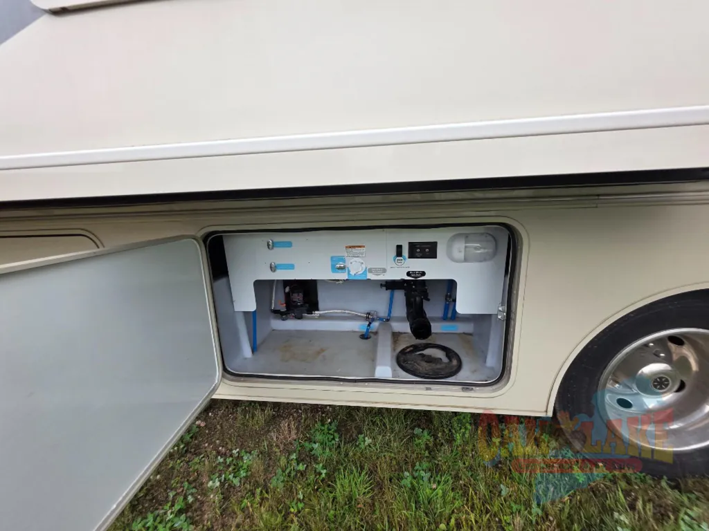 2018 Winnebago Sunstar 27P, Photos photo 45
