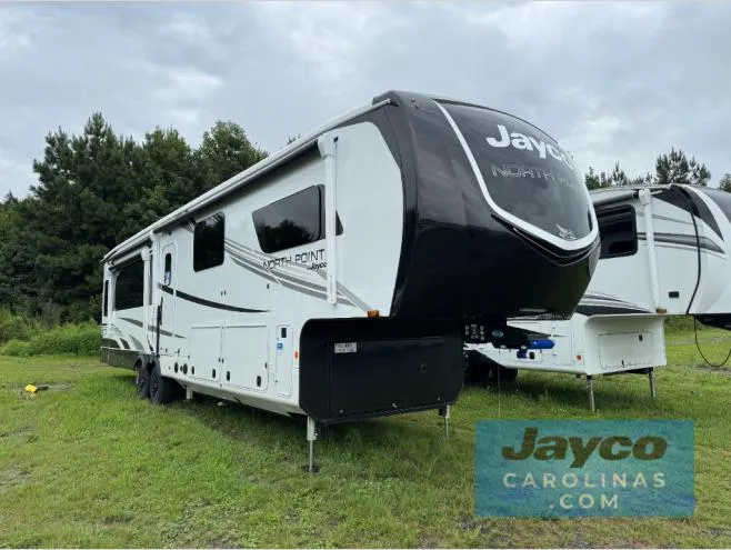 2026 Jayco North Point 377RLBH - Photo 3