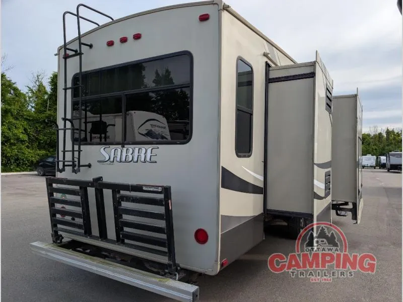 2015 Palomino Sabre 34RDKS - Photo 3