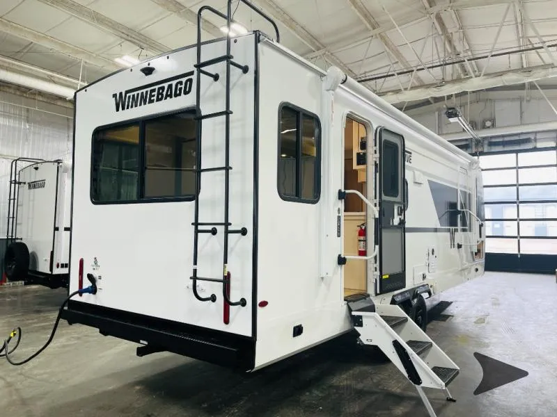 2026 Winnebago Thrive 25RLS - Photo 4
