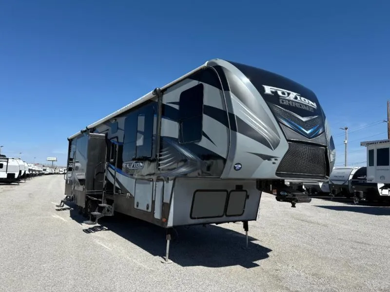 2016 Keystone RV Fuzion Used    403 Chrome - Main photo