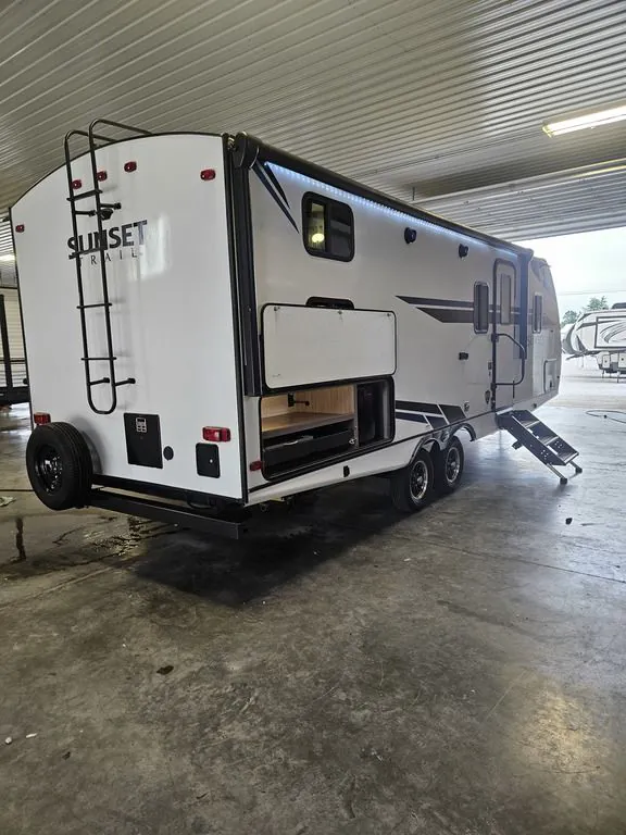2021 CrossRoads Sunset Trail Super Lite SS242BH - Photo 2