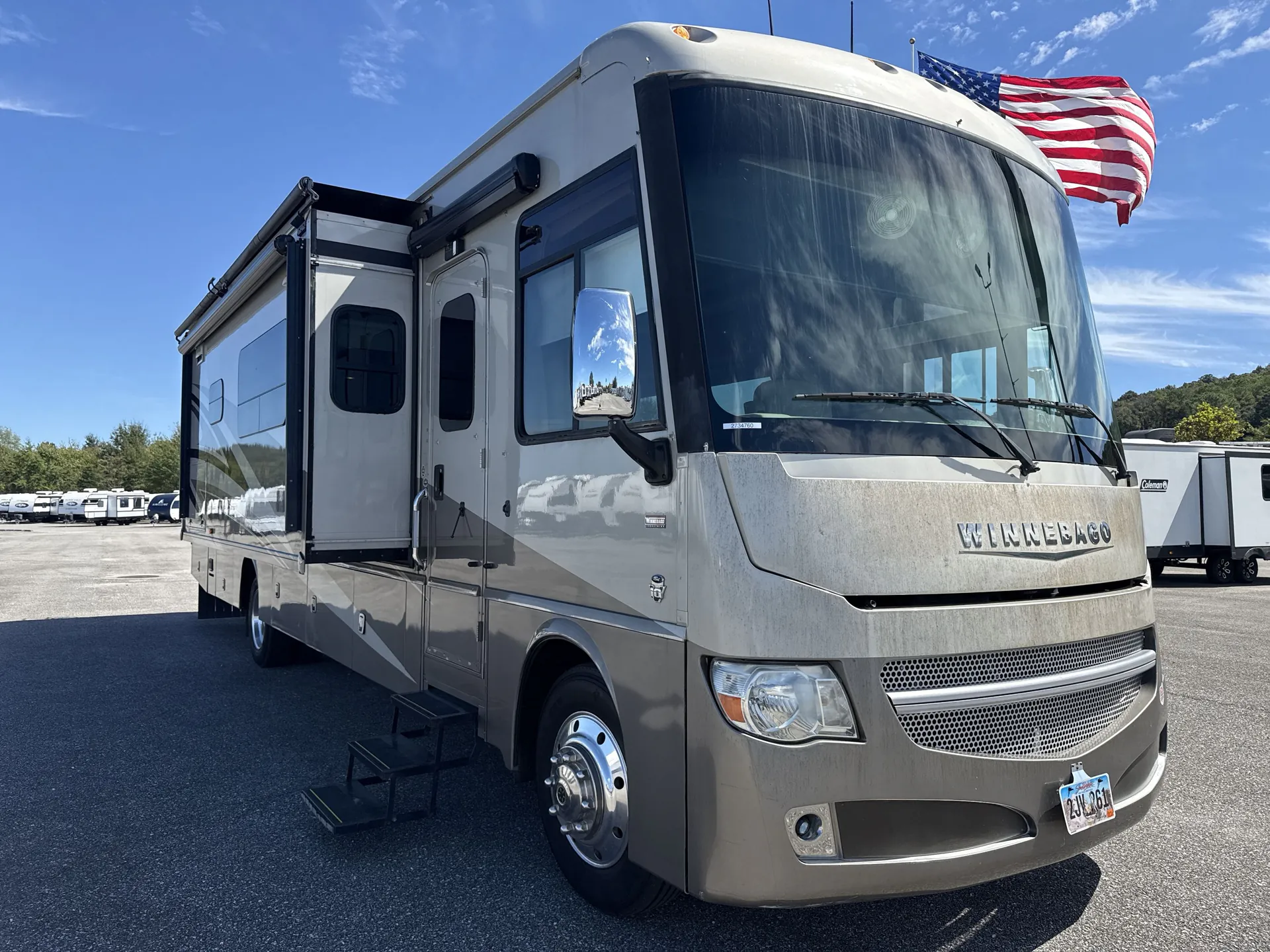 2014 Winnebago Adventurer 38Q - Photo 2