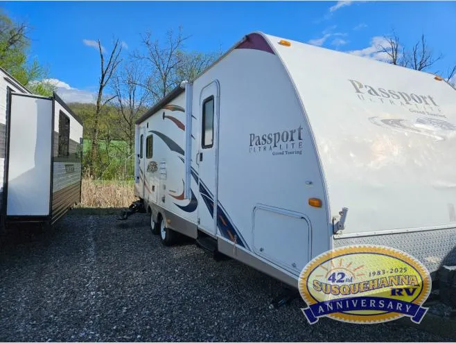 2011 Keystone Passport 2850RL Grand Touring - Photo 2