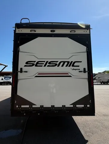 2024 Jayco Seismic 359 - Photo 3