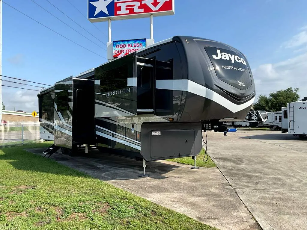 2026 Jayco North Point 382FLRB - Photo 3