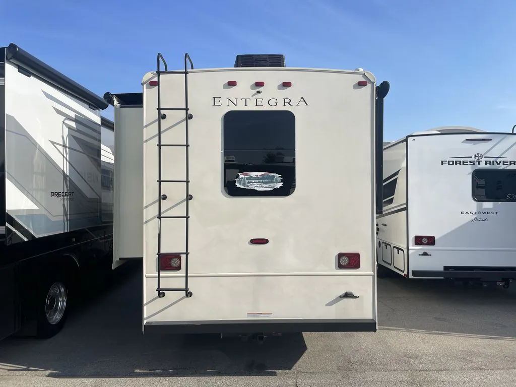 2022 Entegra Coach Vision 29S - Photo 4