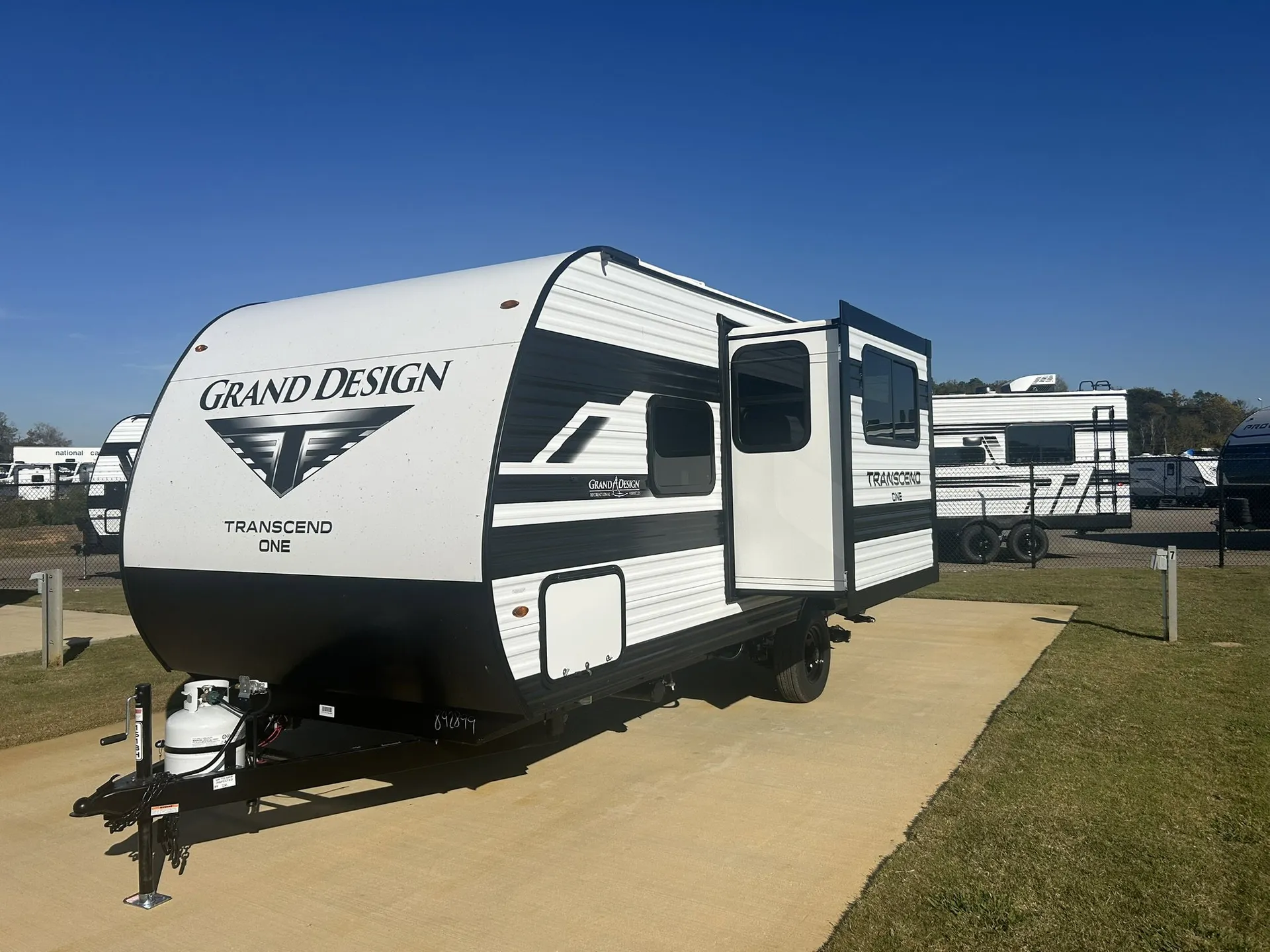 2026 Grand Design Transcend One 161BH - Photo 4