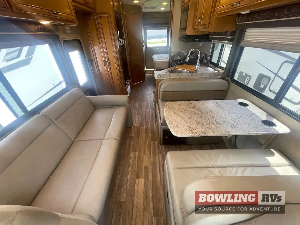 2016 Thor Motor Coach Quantum Used    RS26 - Photo 2
