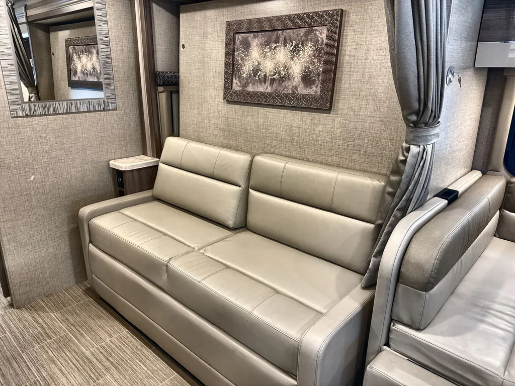 2022 Thor Motor Coach Tiburon 24FB, Photos photo 15