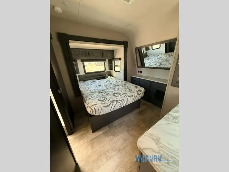 2022 Grand Design Momentum G-Class 25G - Photo 3
