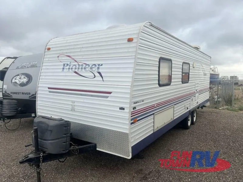 2004 Fleetwood RV Pioneer 24T6 - Photo 4