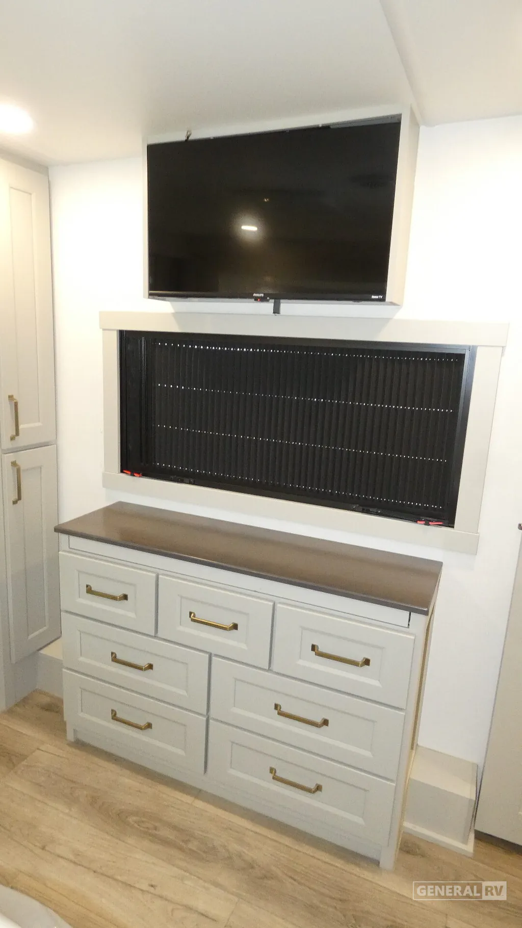 2025 Brinkley Model G 3250, Photos photo 14