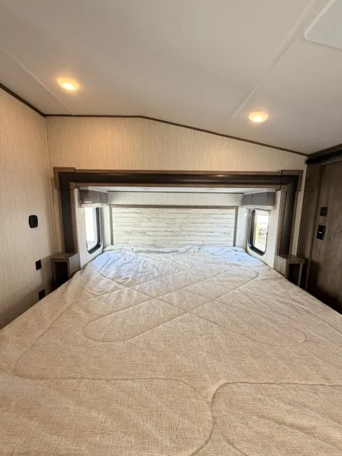 2019 Forest River Sabre 36BHQ, Photos photo 31