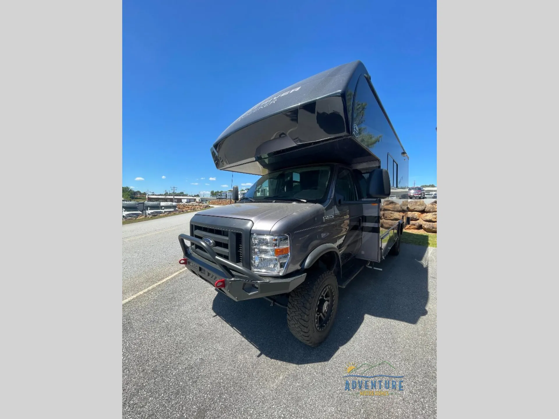 2026 Forest River Sunseeker 23504X4 - Photo 2