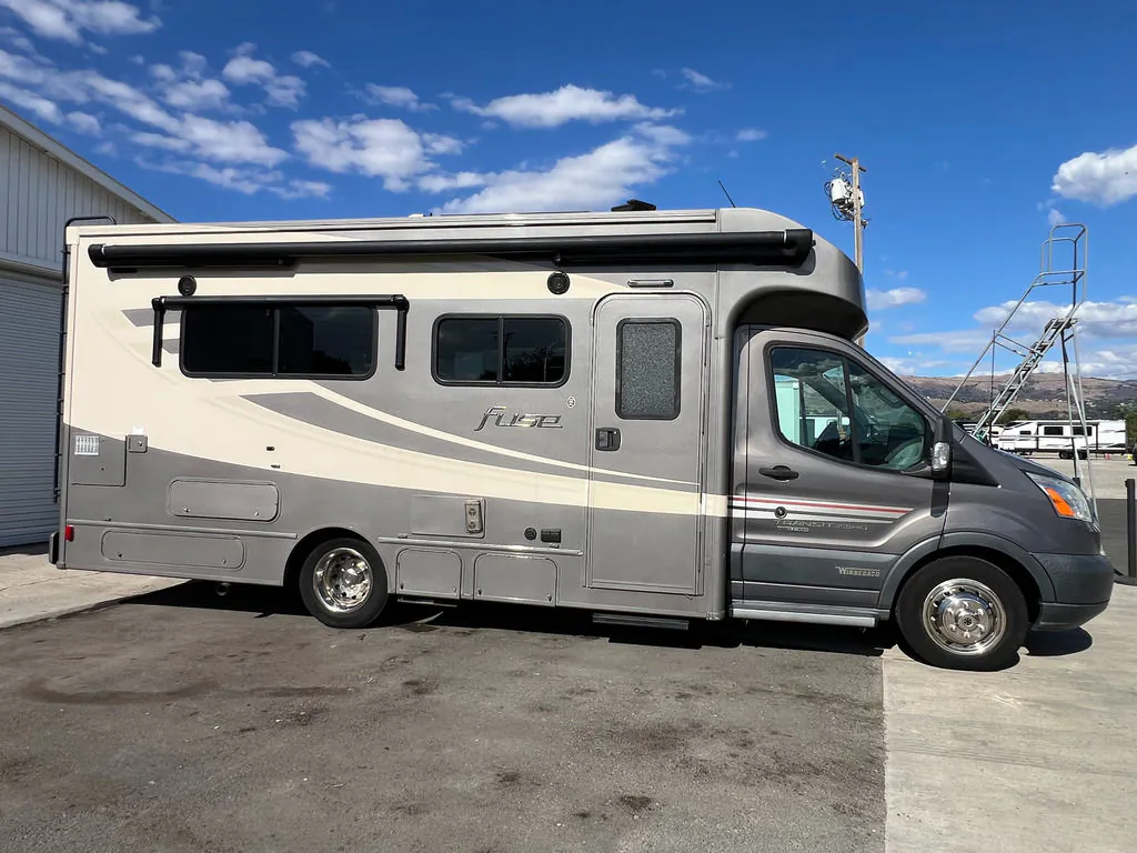 2017 Winnebago Fuse 23A - Photo 4