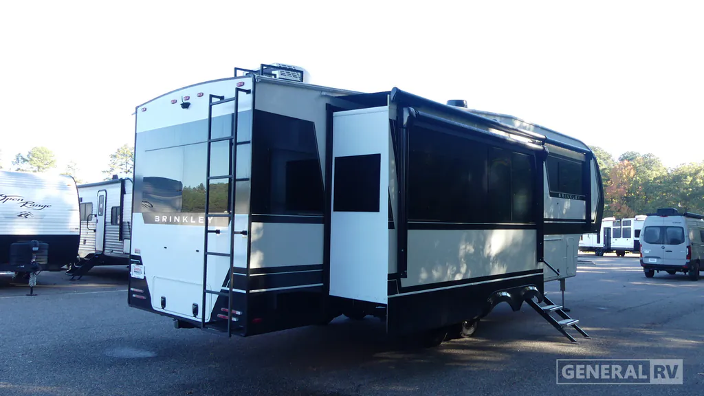 2026 Brinkley Model Z 3100, Photos photo 7