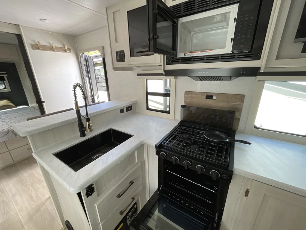 2025 Forest River Surveyor Legend 260BHLE, Photos photo 11