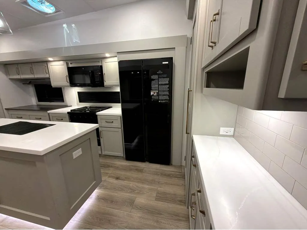2026 Brinkley Model Z 3515, Photos photo 16