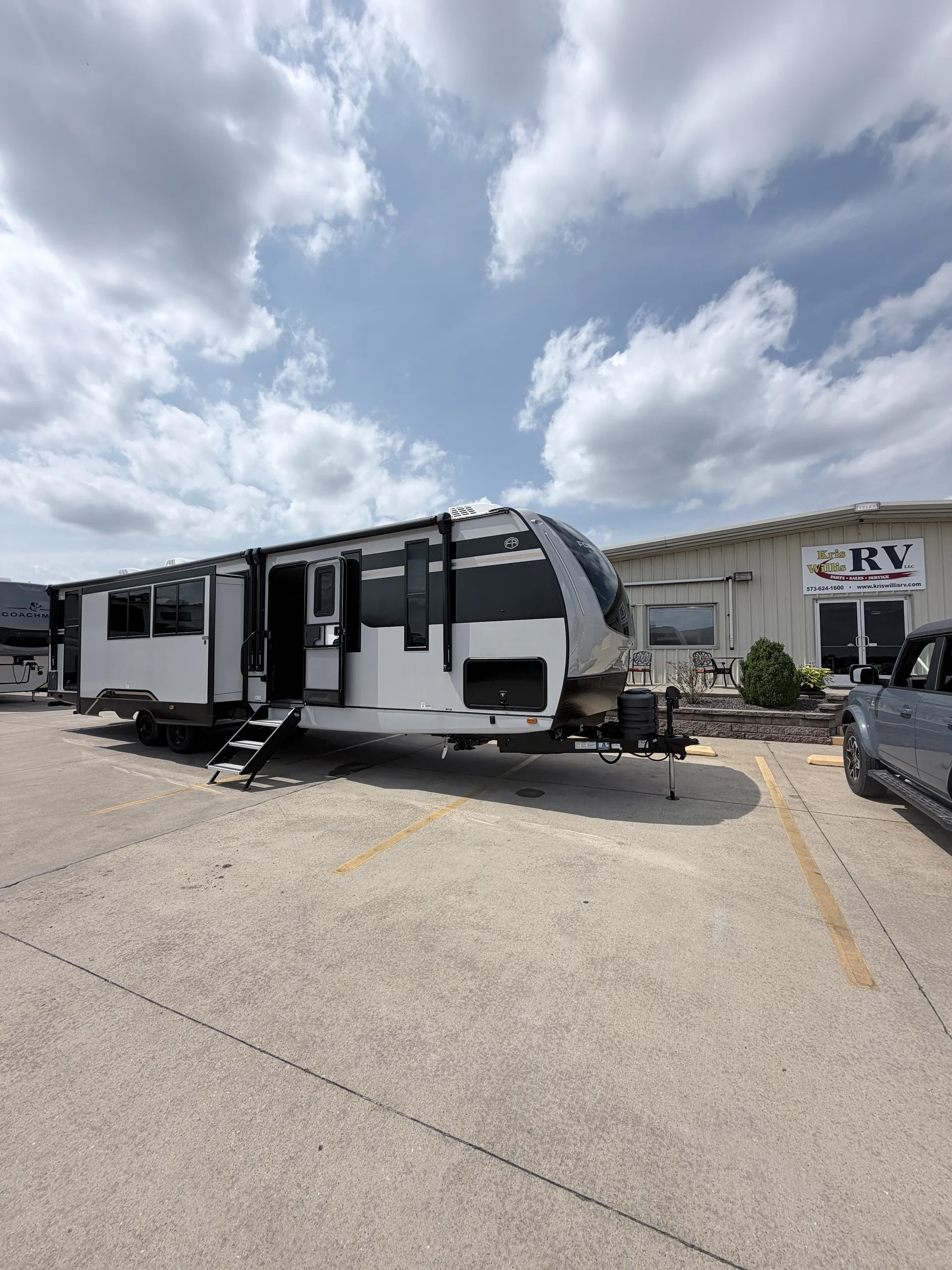 2025 Forest River Vibe 3400BH - Photo 2