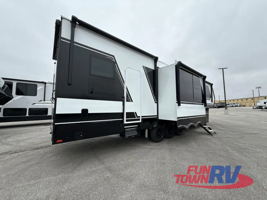 2026 Brinkley Model G 3520, Photos photo 9