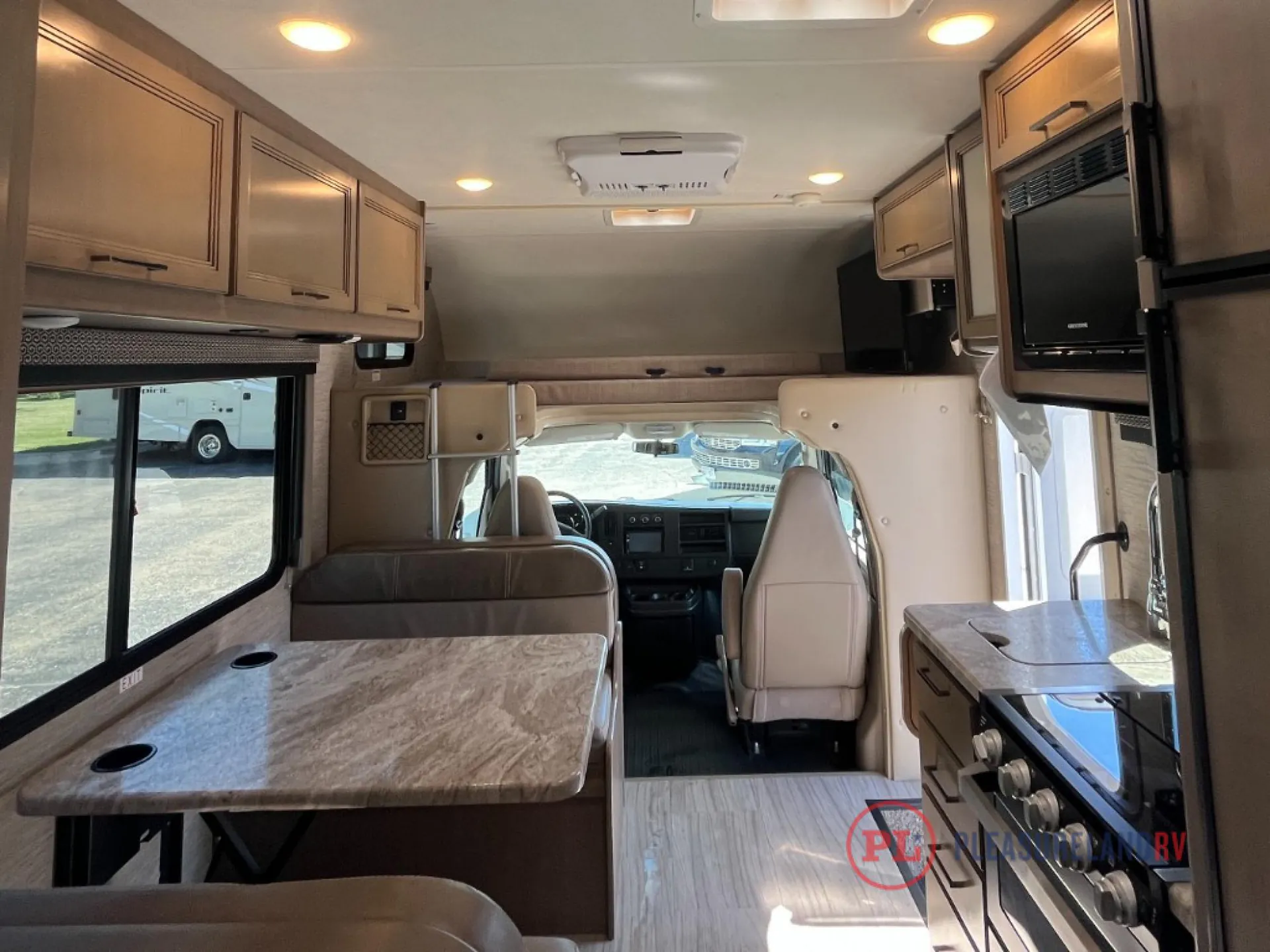 2021 Thor Motor Coach Daybreak 22GO - Photo 3