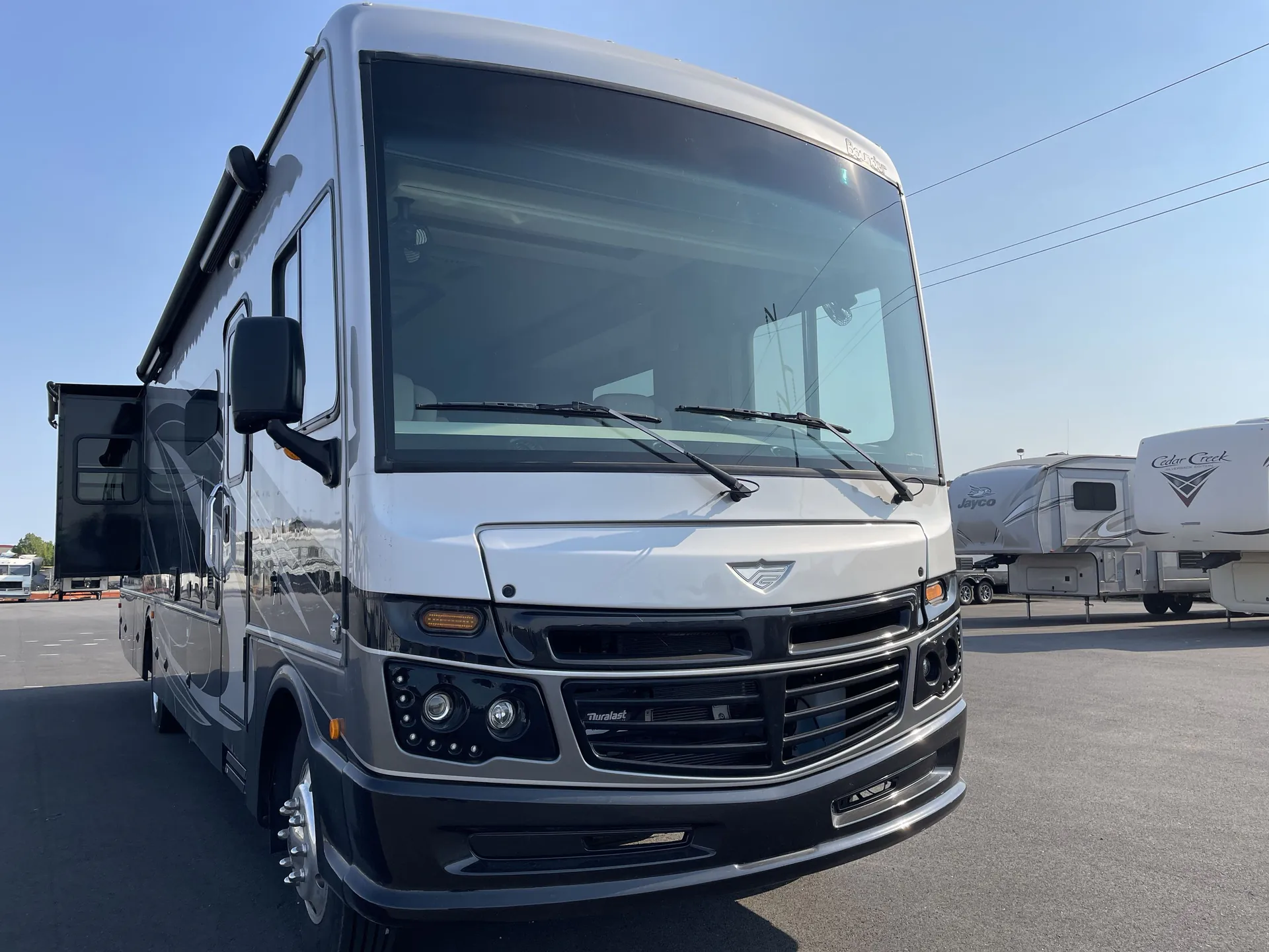 2020 Fleetwood Bounder 36F - Photo 2